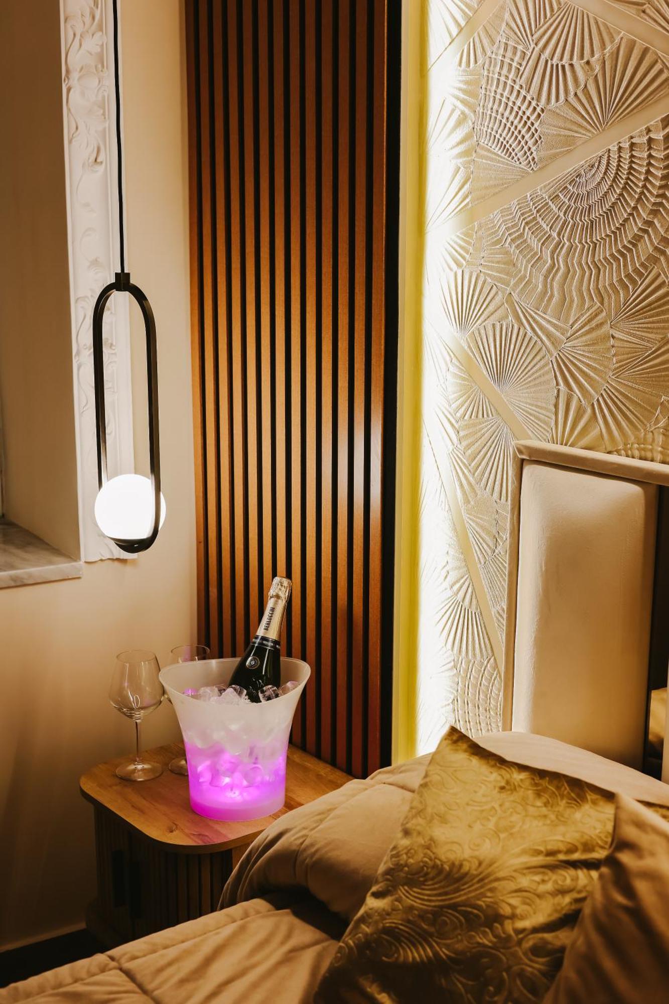 Casamira B&B Napoli Centrale エクステリア 写真