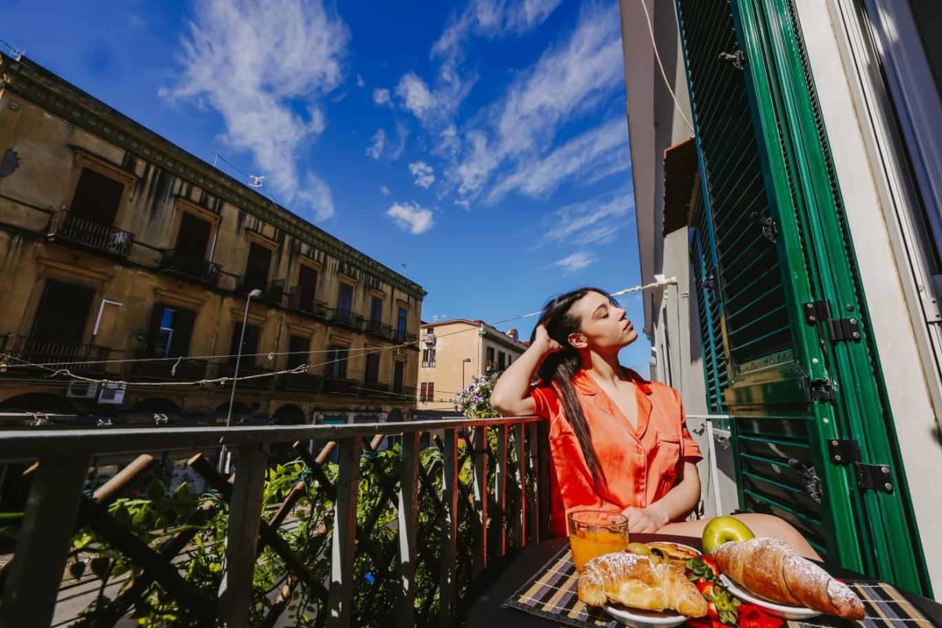 Casamira B&B Napoli Centrale エクステリア 写真